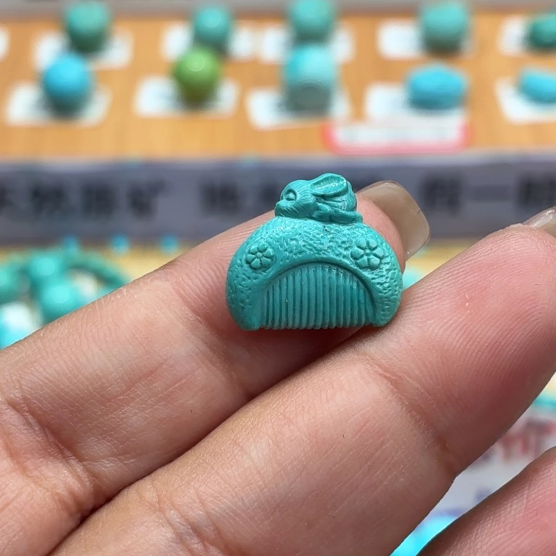 绿松石未镶嵌珠宝奇石