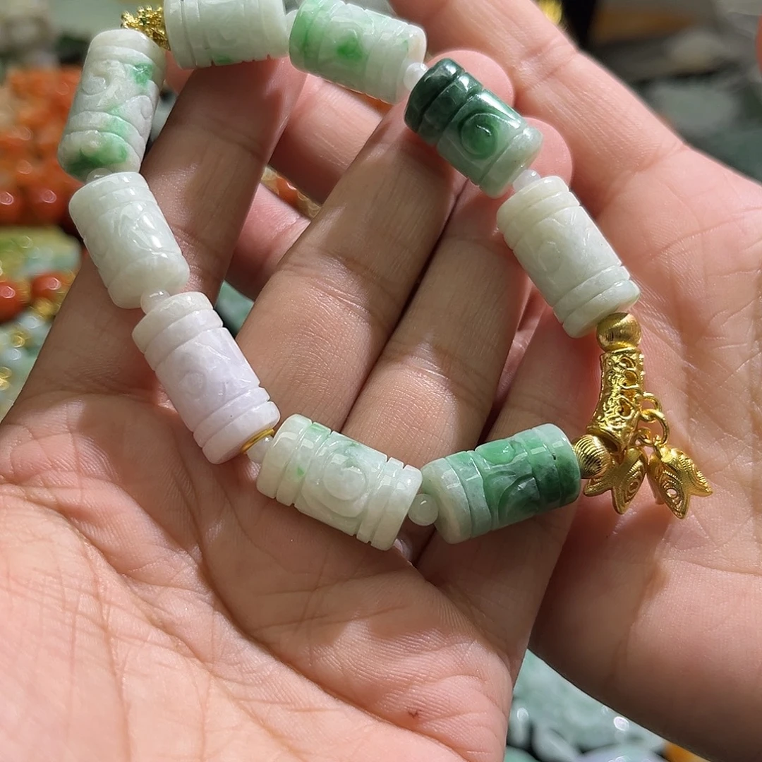 翡翠未镶嵌颈饰待编织