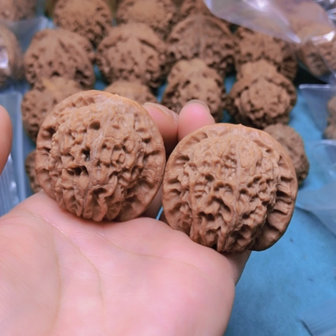 【闪购商品】摆件核桃39血麒麟修尖
