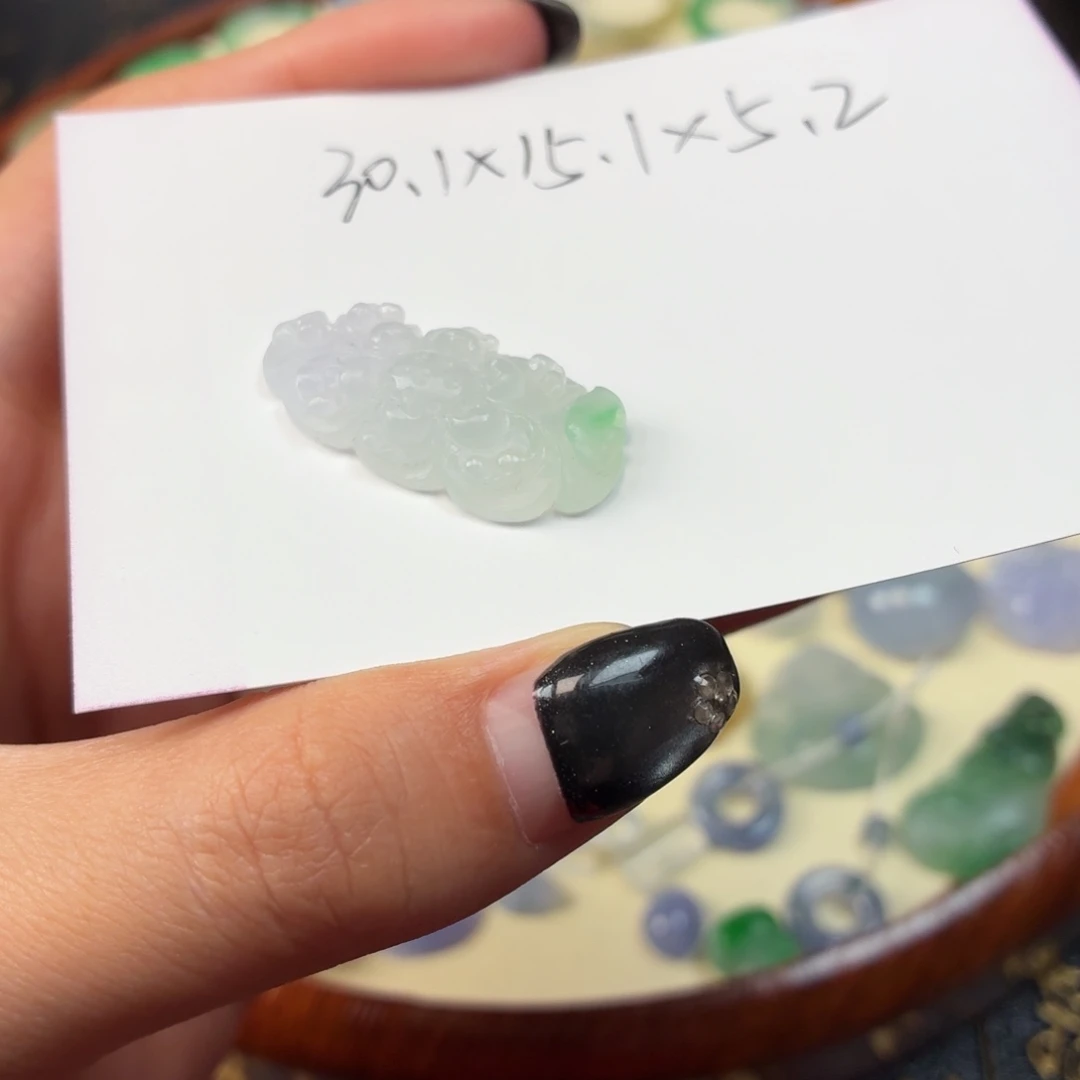 定制翡翠未镶嵌花花