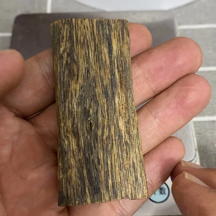 *****沉香沉香碎屑牌子料一块多样性发1