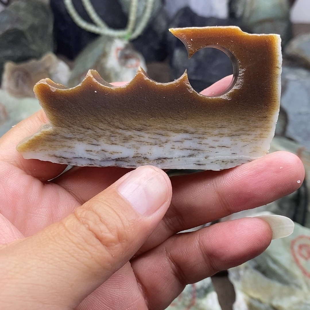 和田玉（糖玉）未镶嵌珠宝奇石