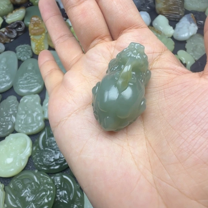 和田玉未镶嵌珠宝奇石