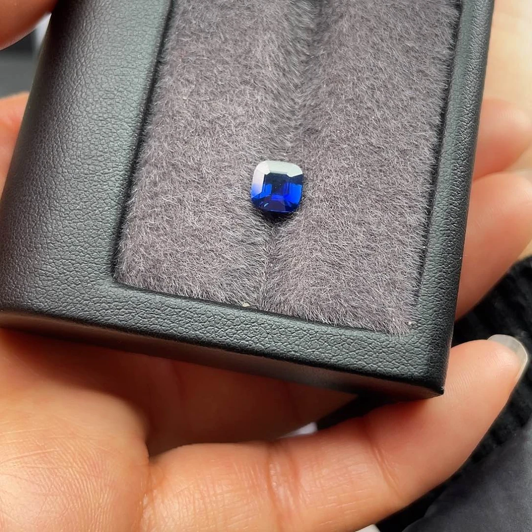 蓝宝石裸石未镶嵌哈*1.17ct无烧皇家蓝
