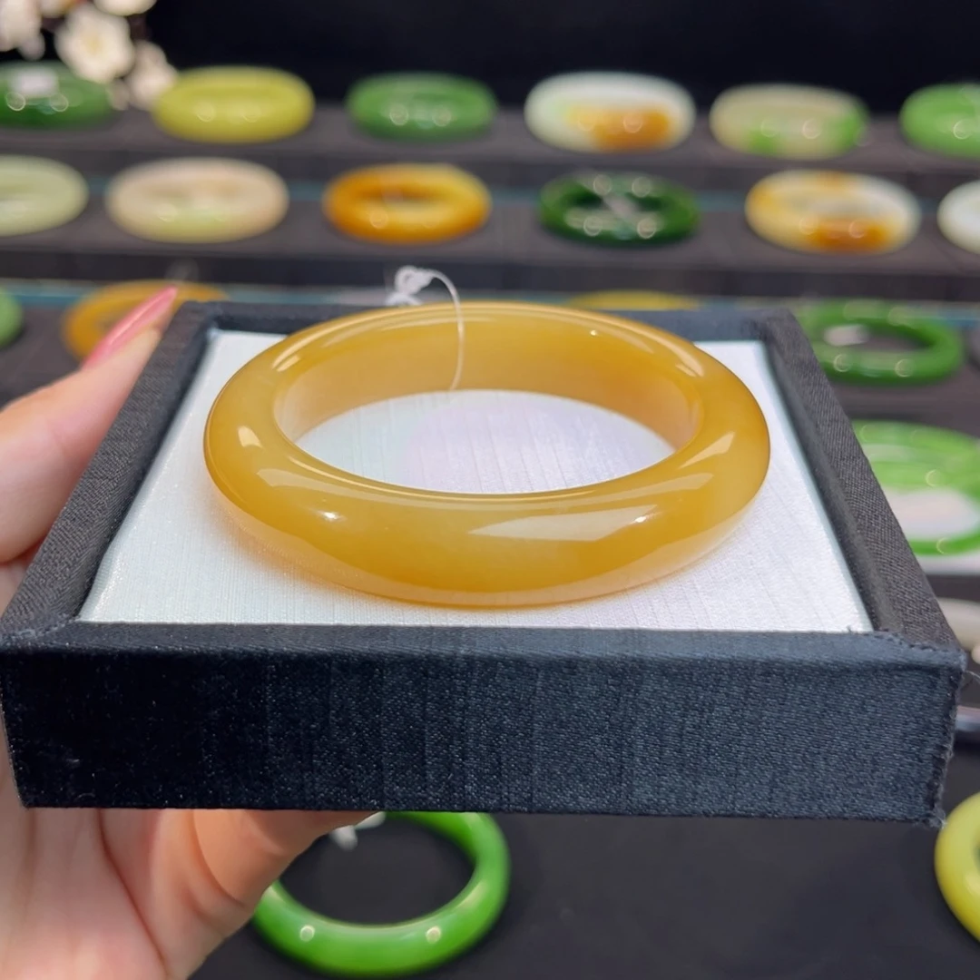 未镶嵌手镯和田玉蜜薯糖手镯