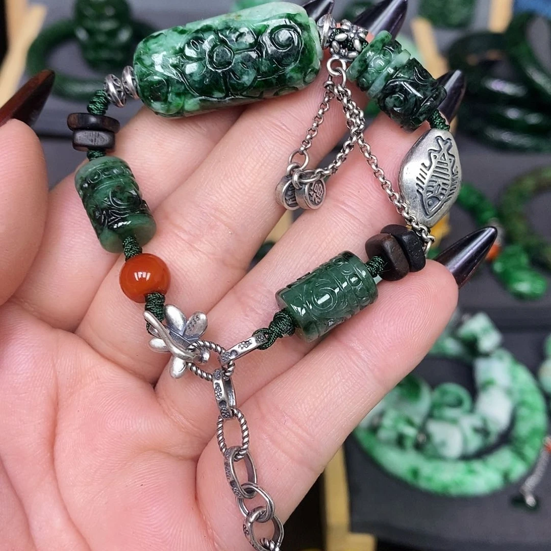 未镶嵌手链翡翠漂亮美眉