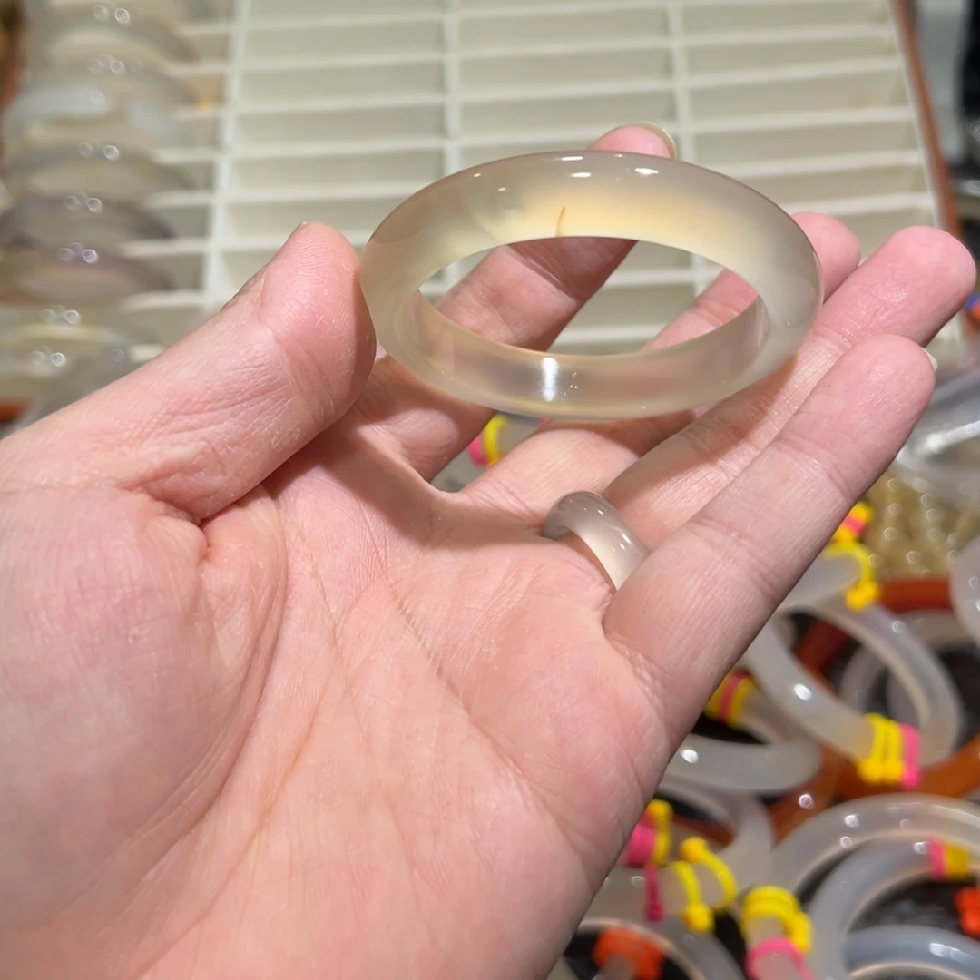 玛瑙/玉髓未镶嵌手镯5152圈有包容1.0