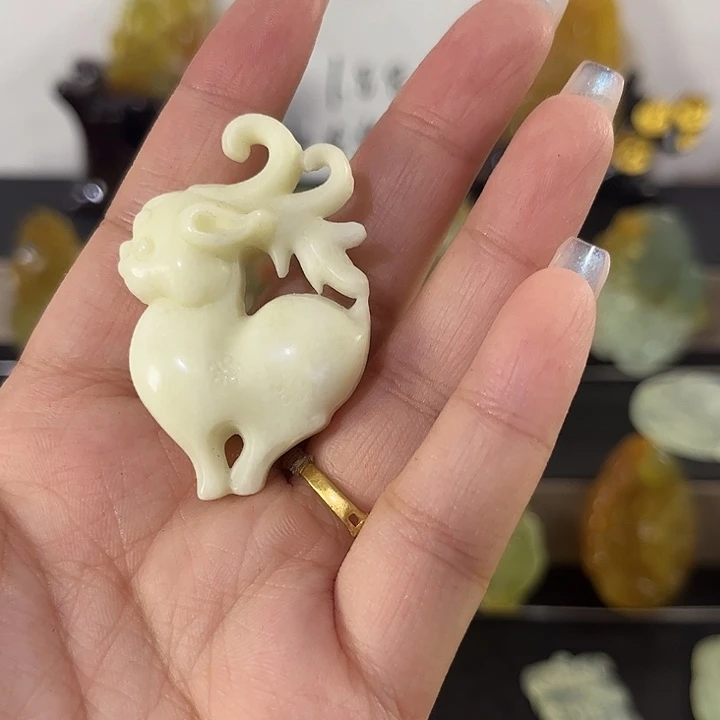 蛇纹石玉未镶嵌吊坠(赠链)
