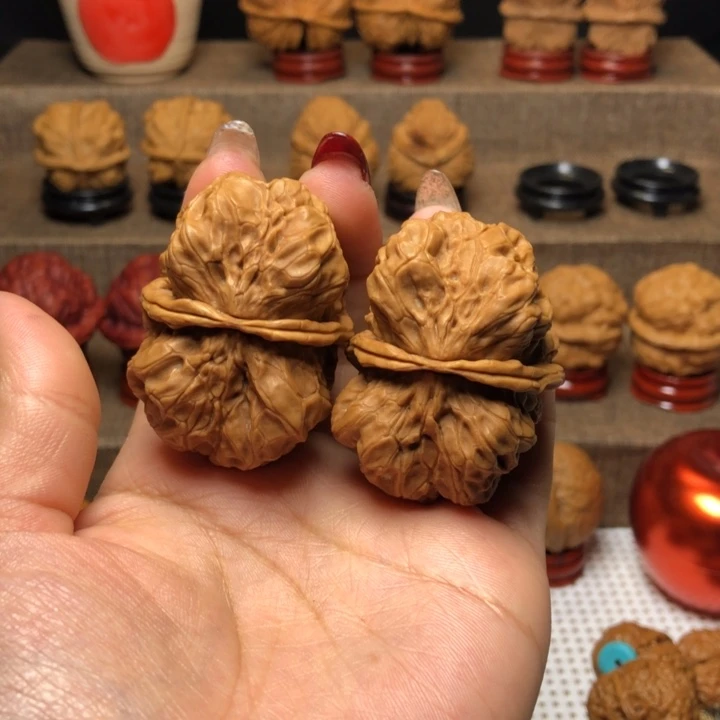 文玩核桃把件你***闹20磐石鬼脸