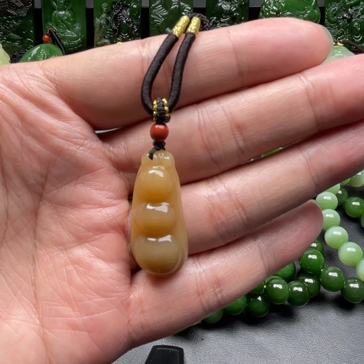 和田玉（糖玉）未镶嵌颈饰