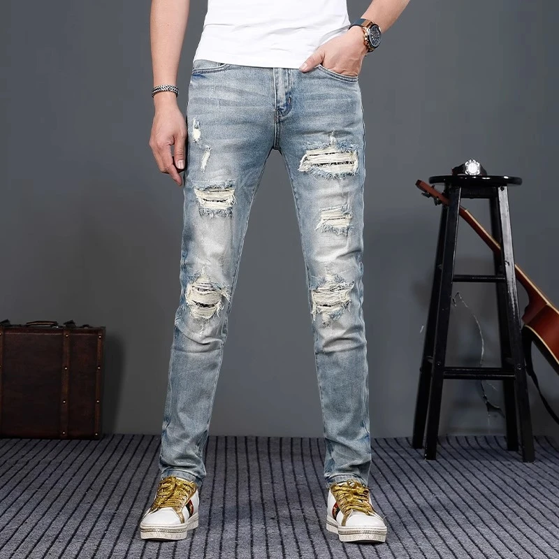 臣吾2025春夏季潮牌破洞补丁牛仔裤男轻奢时尚修身小直筒个性男裤