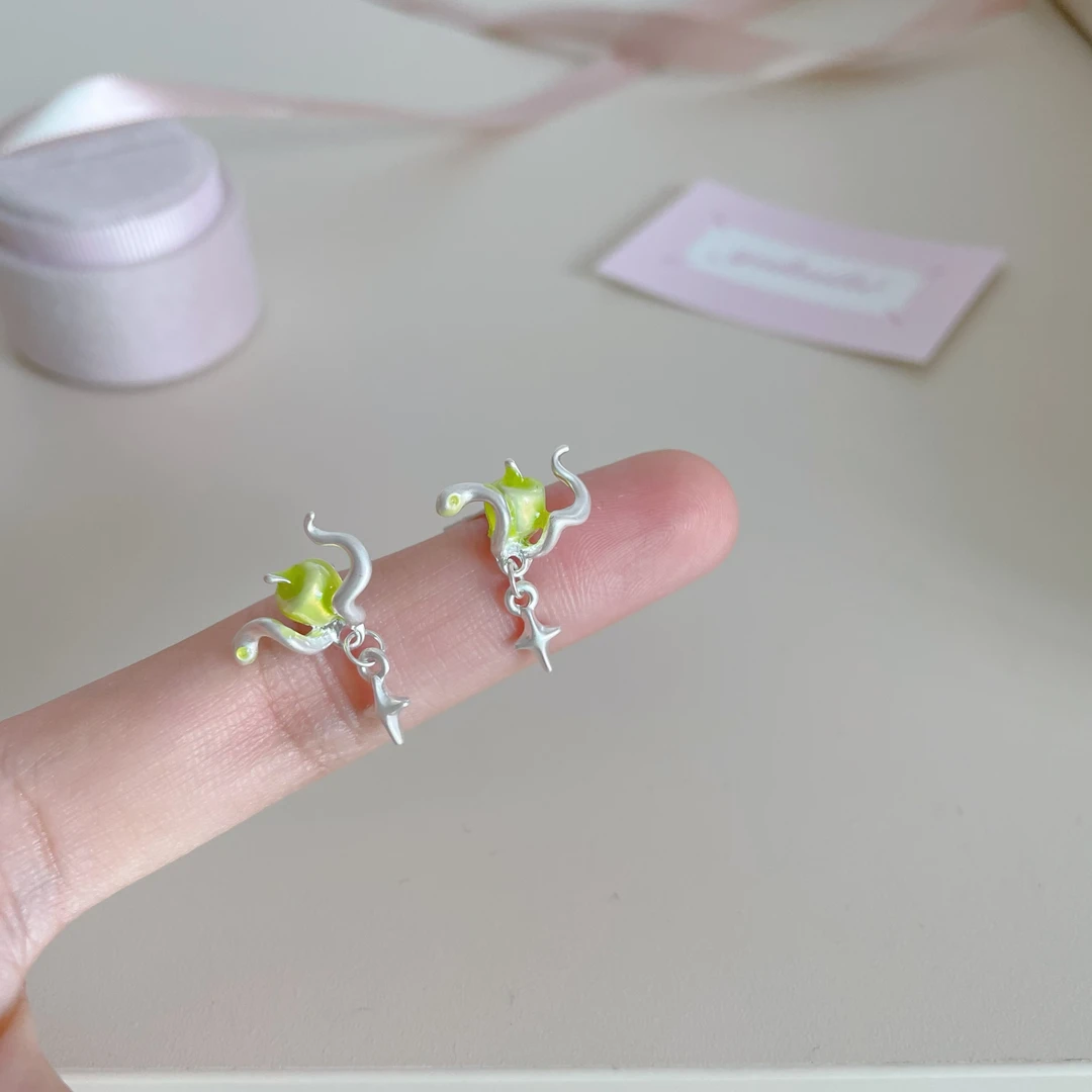 铜合金耳饰 D2032 S925银针复古苹果与蛇独特甜美小众设计感耳环