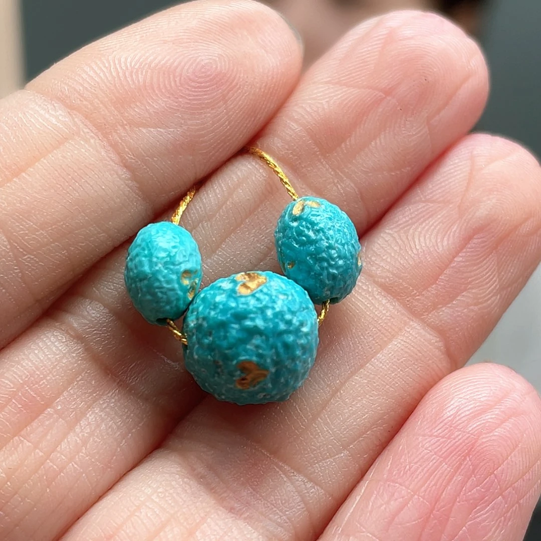 绿松石未镶嵌颈饰