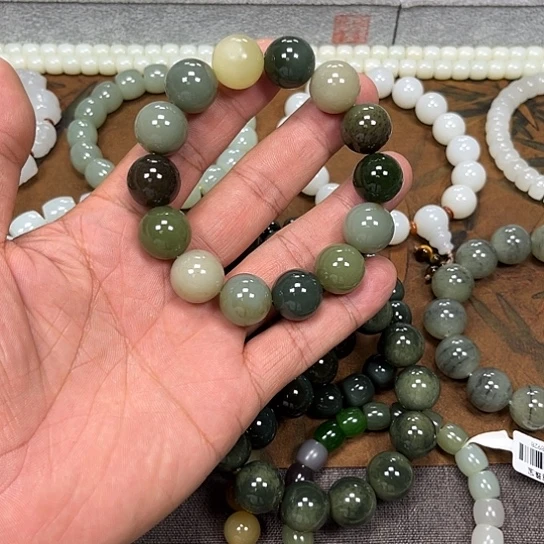 ****未镶嵌手链和田玉99999999999