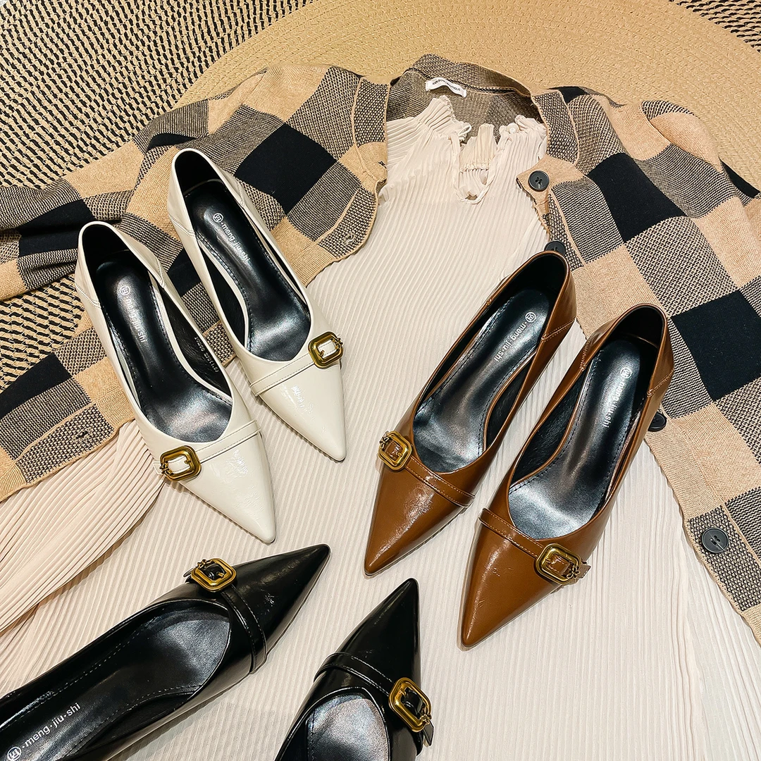 【DR设计师联名】2025春季新款复古风软皮尖头皮带扣低跟高跟鞋女
