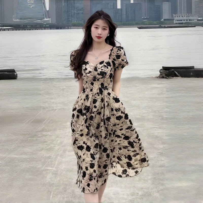 干枯玫瑰碎花连衣裙女2025夏季爆款法式复古赫本风时尚流行长裙子