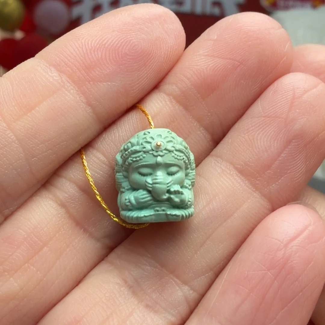 绿松石未镶嵌颈饰