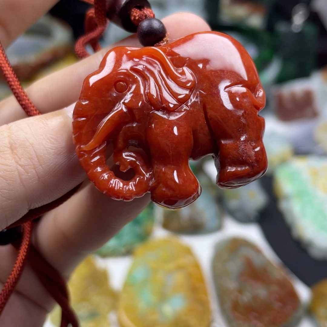 翡翠未镶嵌颈饰牌子