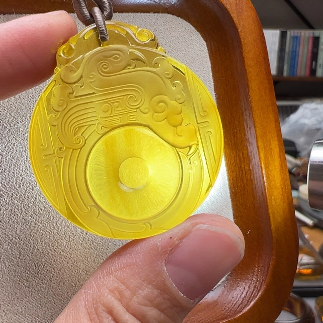 琥珀颈饰未镶嵌凤凰