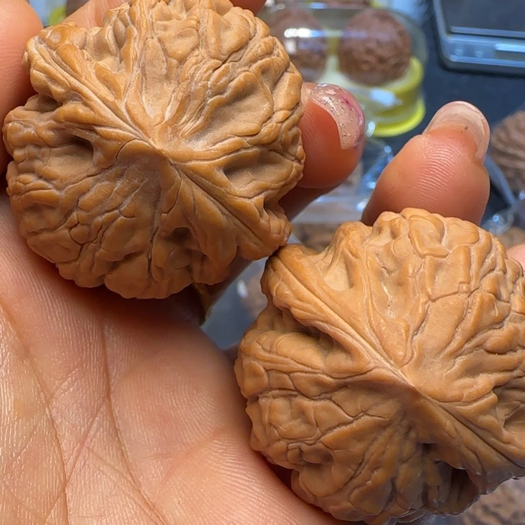 文玩核桃吊坠41全家福佛光鸡心