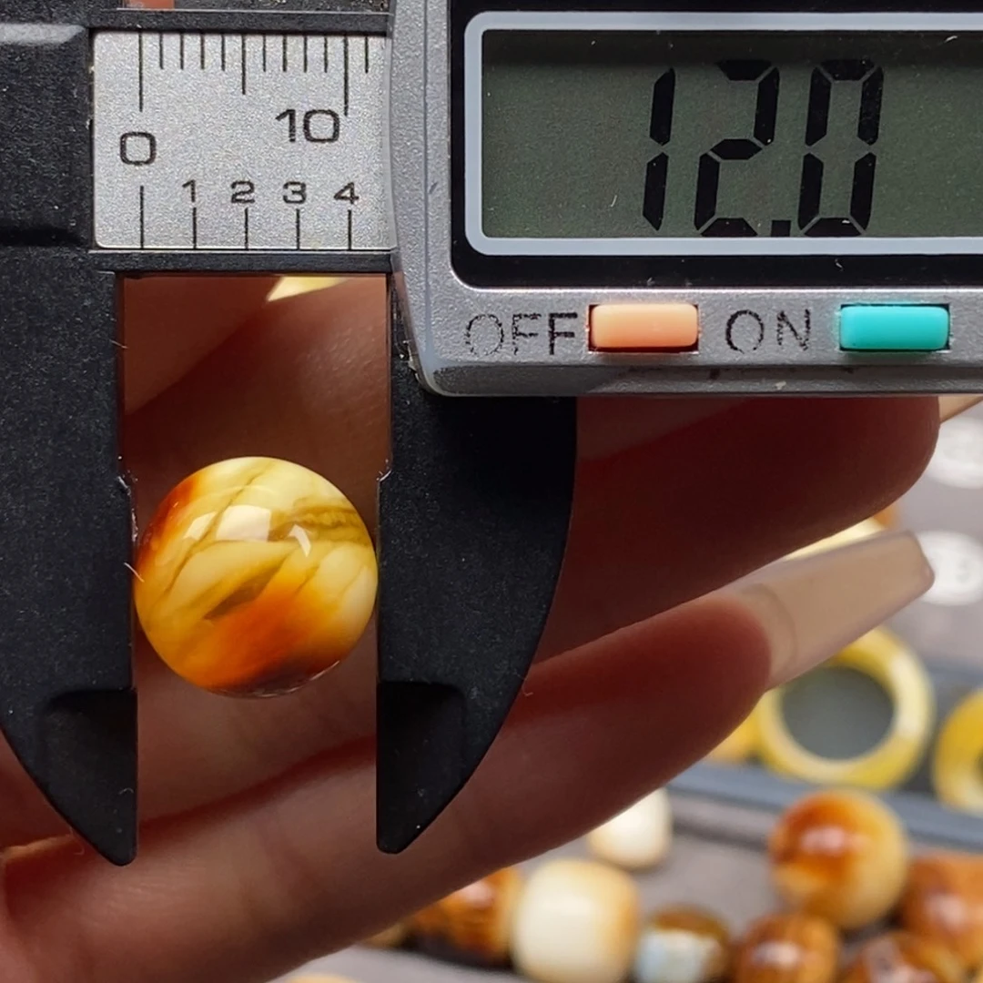 琥珀未镶嵌耳饰圆珠