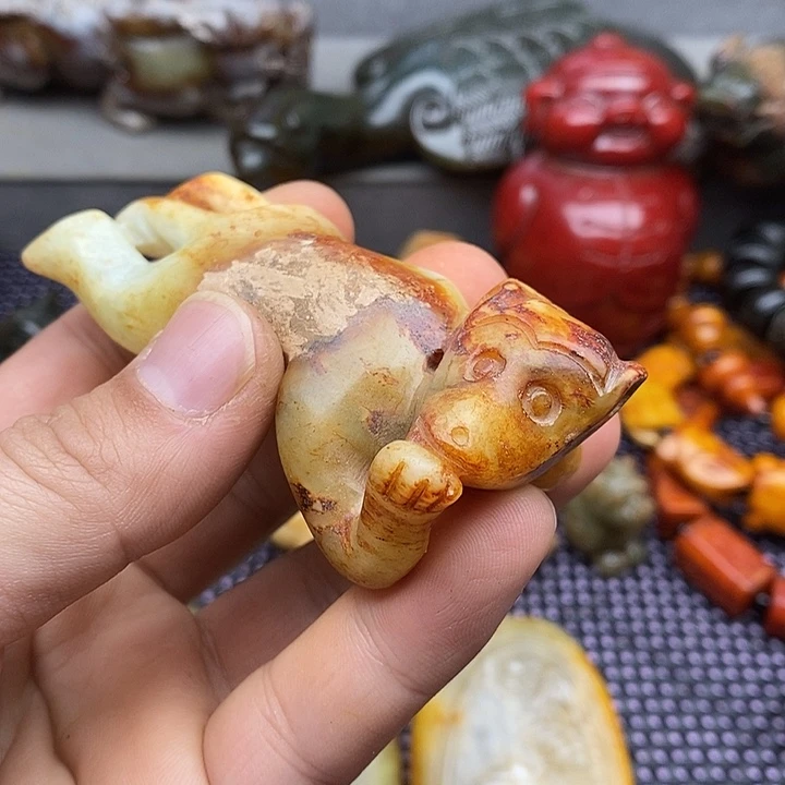 未镶嵌蛇纹石玉颈饰