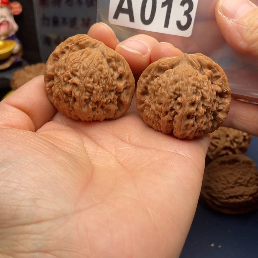 东***泽把件文玩核桃南疆凹底对歪40