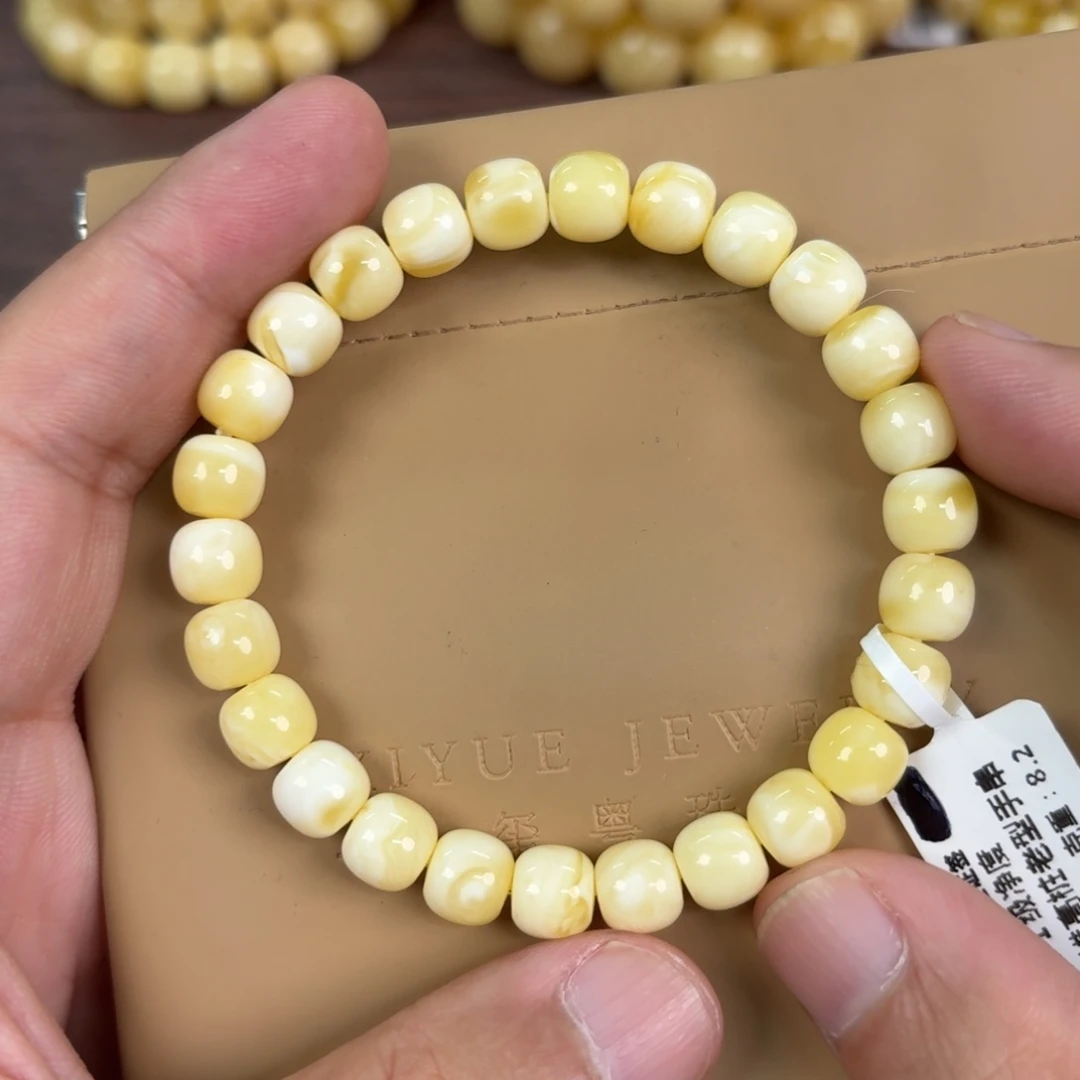 琥珀未镶嵌裸石01900000000