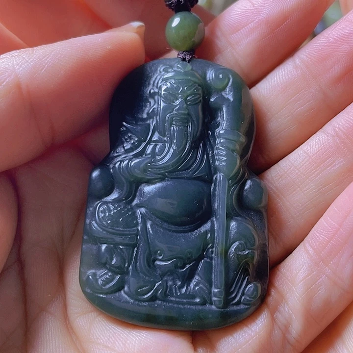 未镶嵌岫岩河磨玉（透闪石质玉）把件