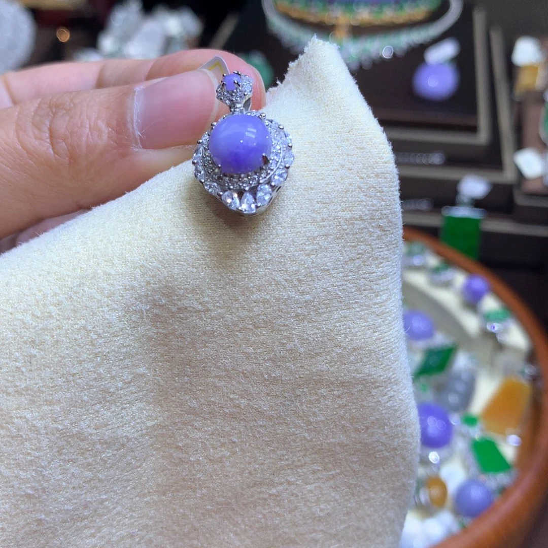 翡翠颈饰银S925镶嵌翡翠吊坠