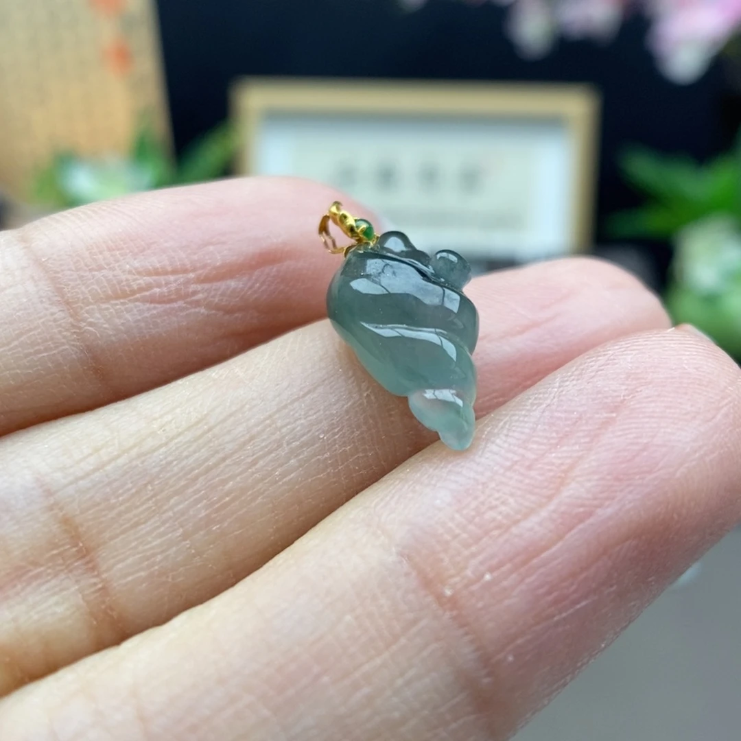 翡翠18K金镶嵌颈饰吊坠51