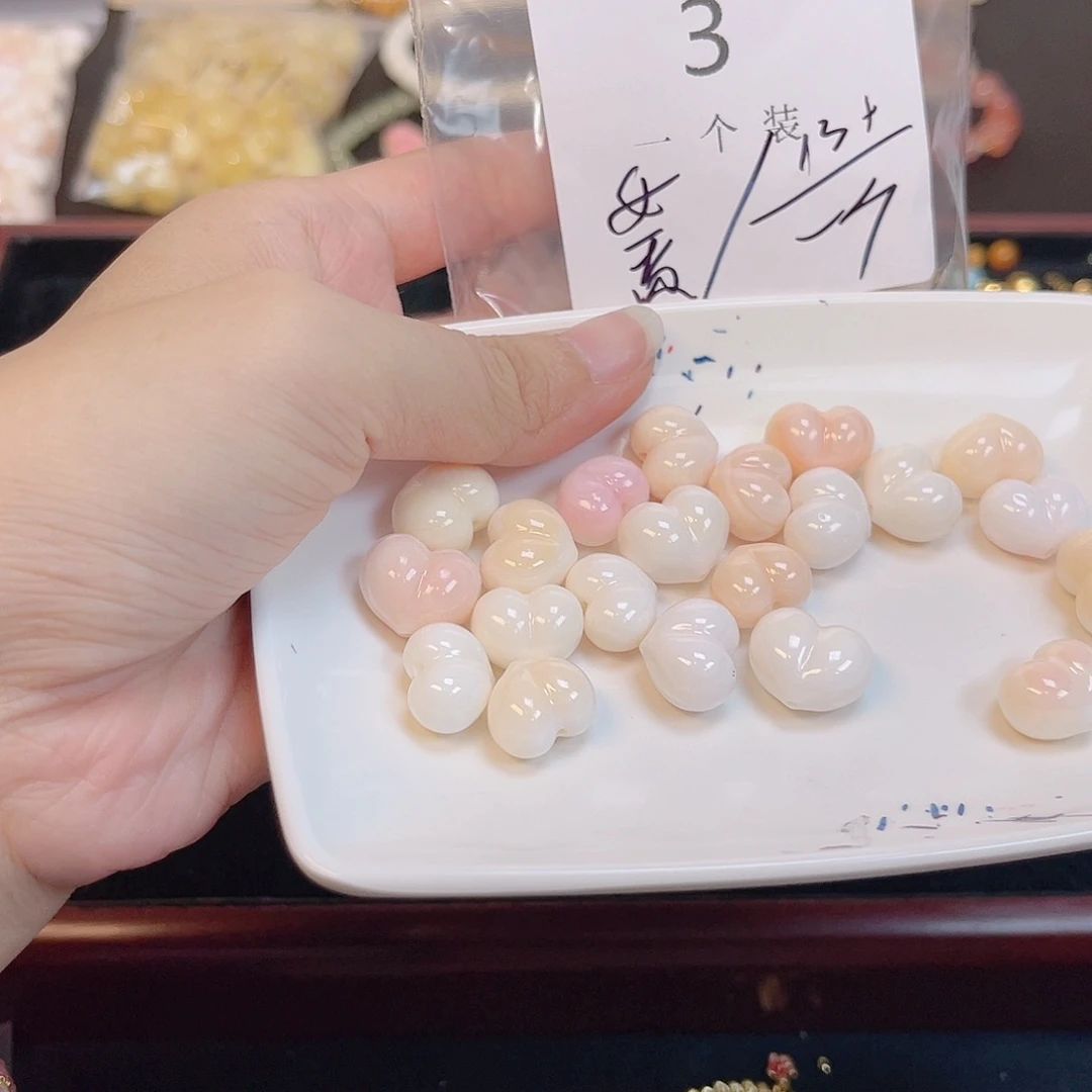 水晶珠宝半成品未镶嵌3 。