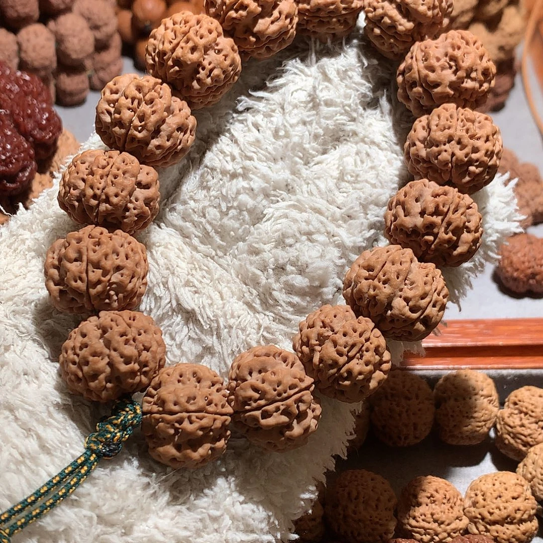 动***波吊坠金刚菩提23头货原生态安娜梅花