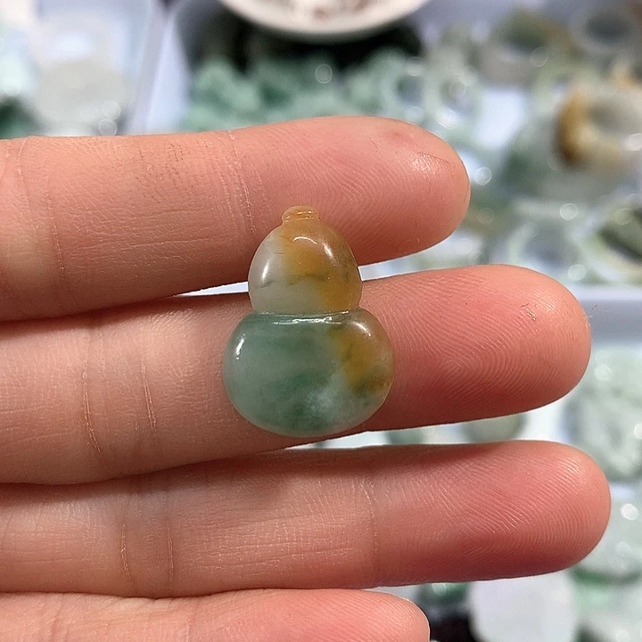 翡翠未镶嵌项圈吊坠