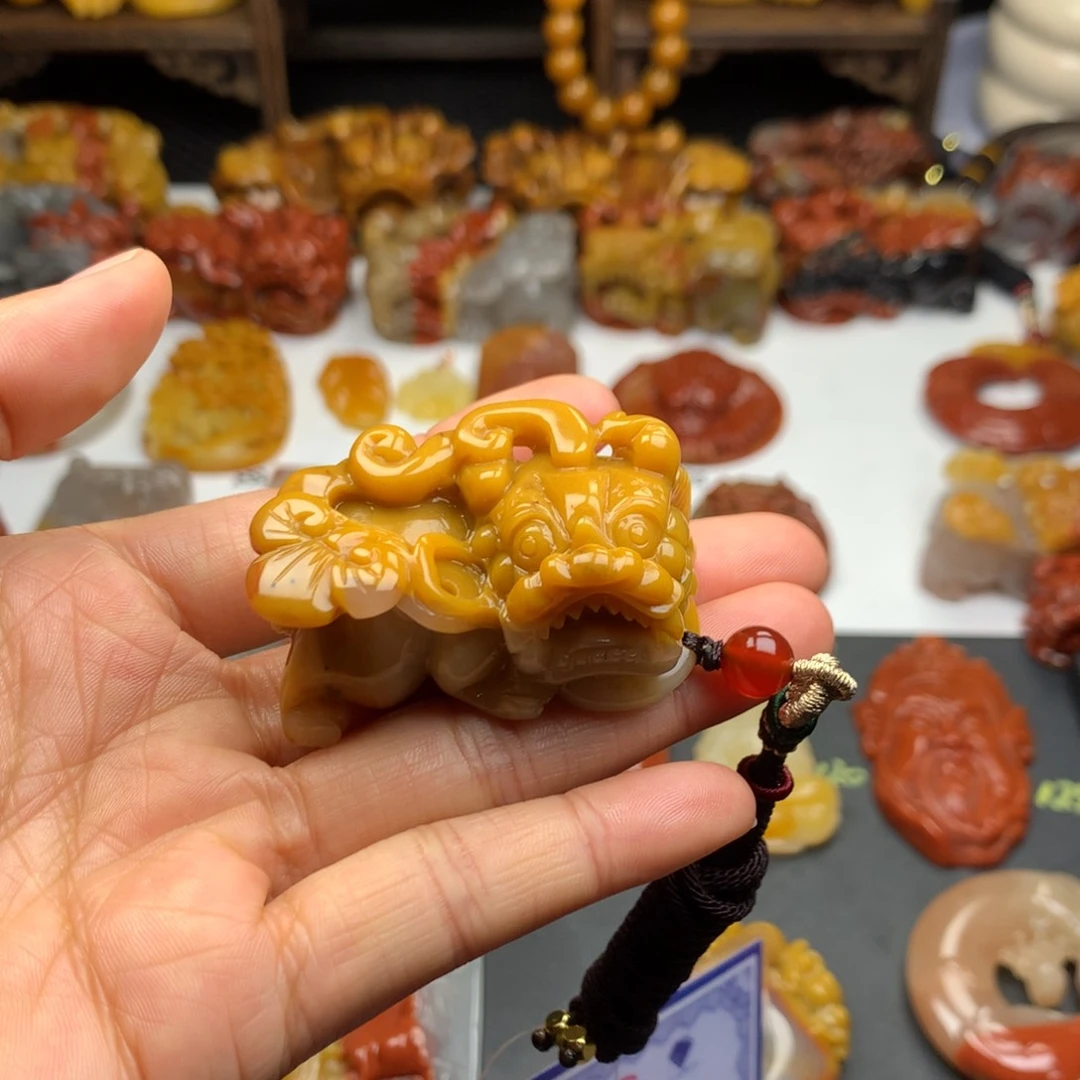 石英质玉（黄龙玉）挂件未镶嵌