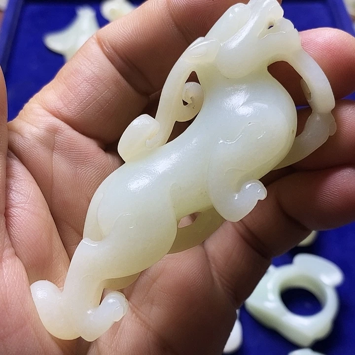 光***月和田玉未镶嵌挂件