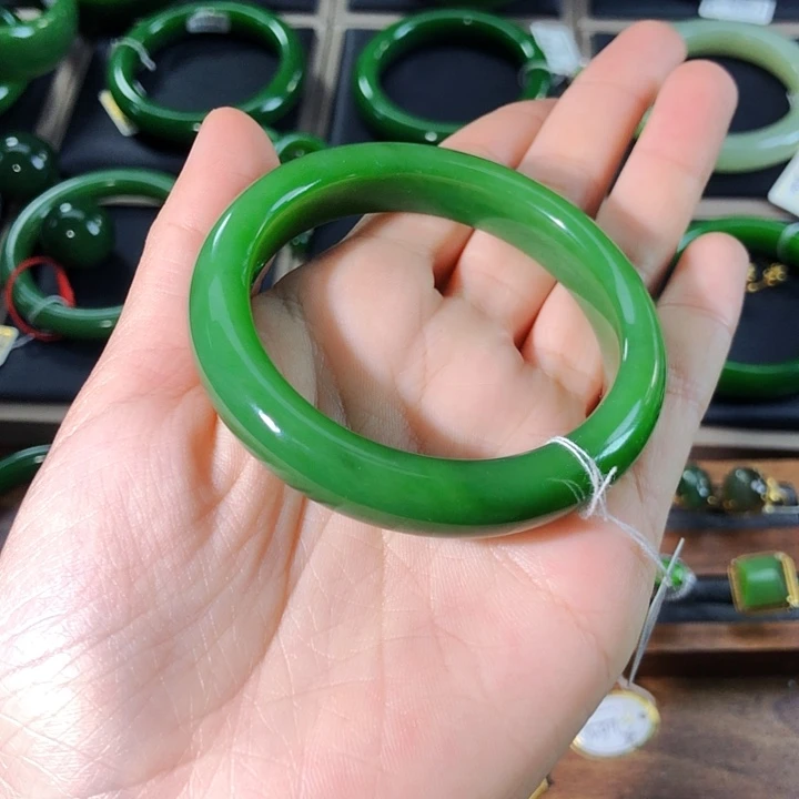 未镶嵌手镯和田玉（碧玉）