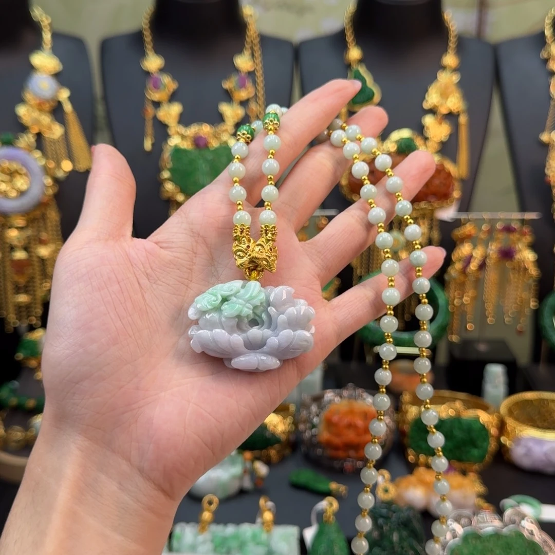 翡翠未镶嵌颈饰亏清套装