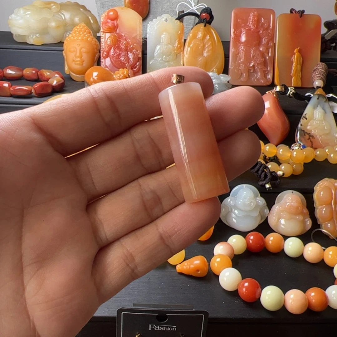 合金石英质玉（黄龙玉）颈饰