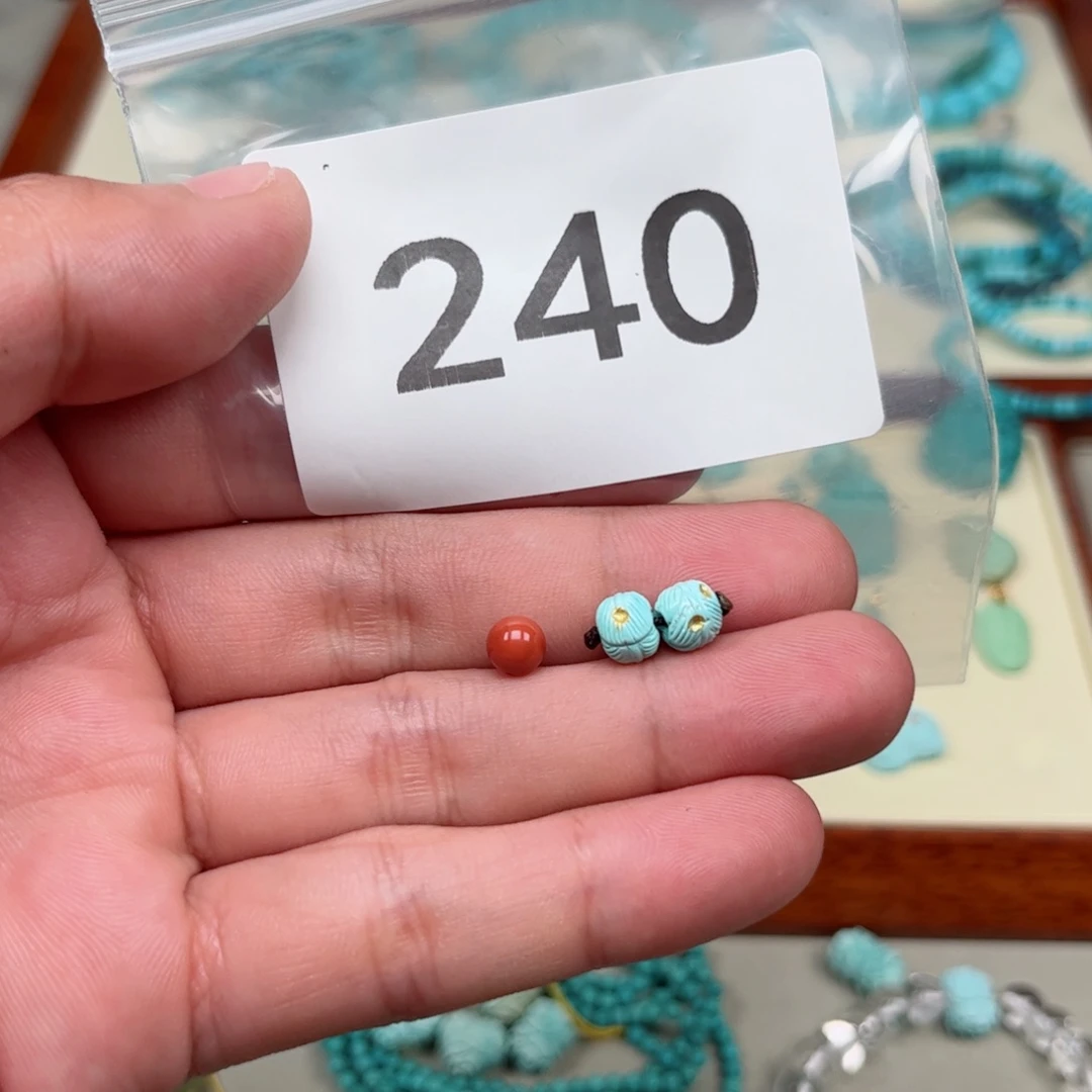 南红玛瑙未镶嵌珠宝奇石