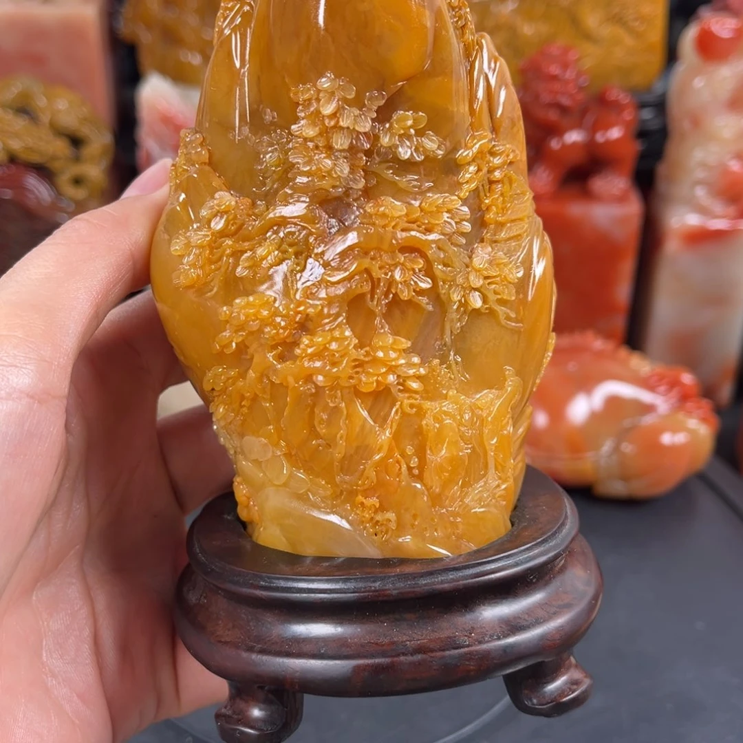 寿山石大**者北部田黄料