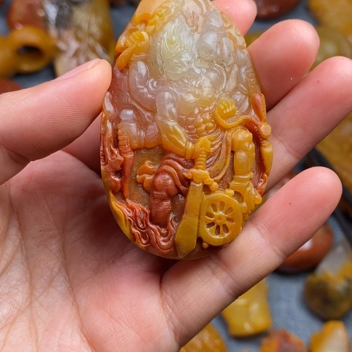 石英质玉（黄龙玉）合金颈饰