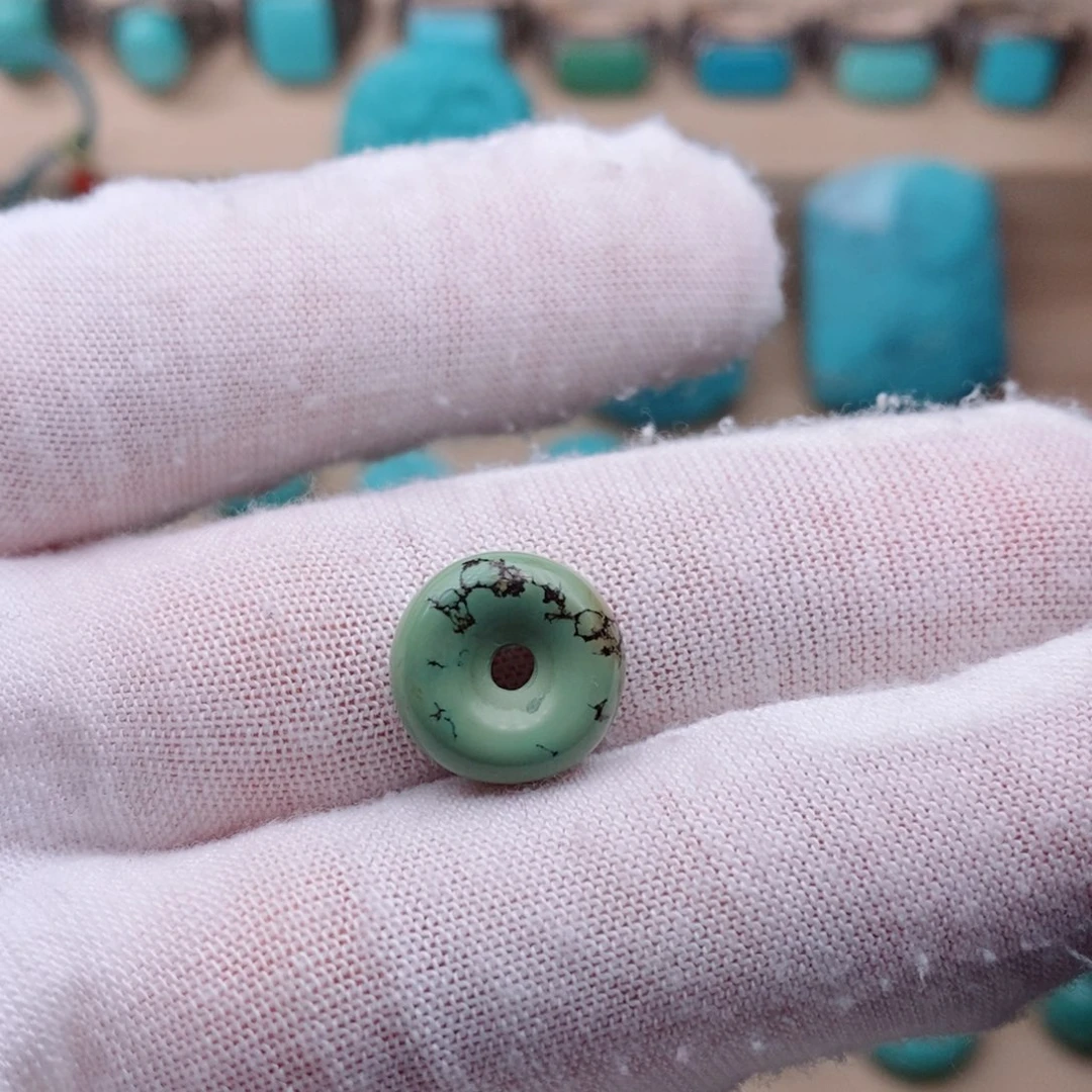 绿松石未镶嵌挂件