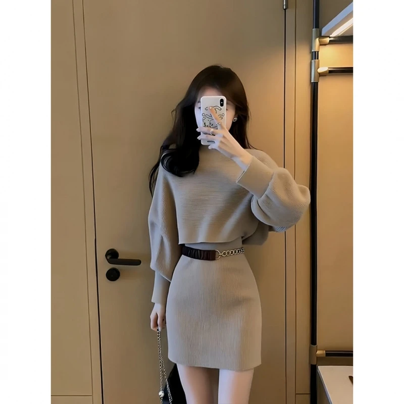 7732轻奢时尚设计感秋冬季针织连衣裙两件套法式气质百搭显套装女