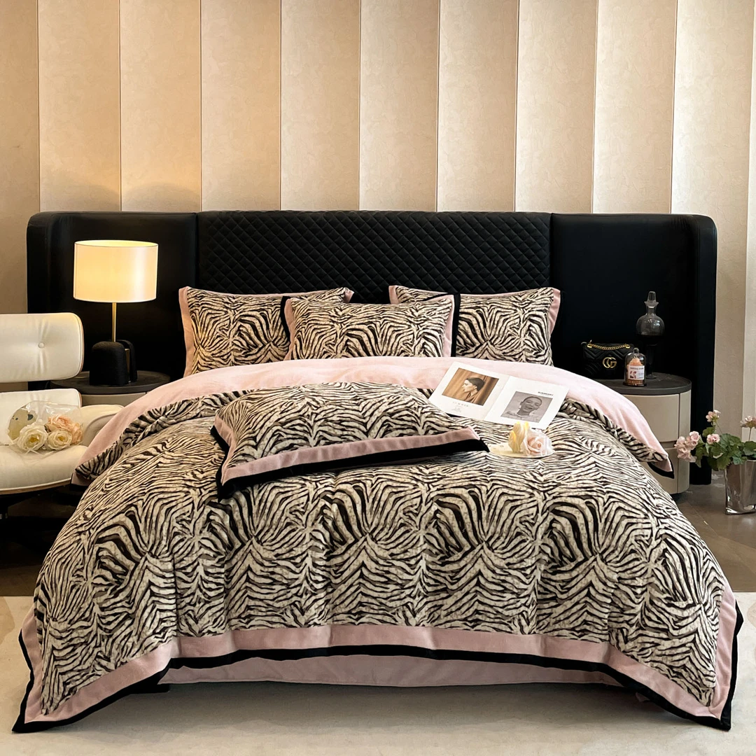 【豹纹-粉】牛奶绒宽边拼角数码印花四件套系列