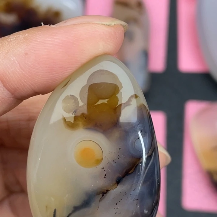 上***定未镶嵌玉髓马达加斯加玉髓玛瑙玛瑙/玉髓