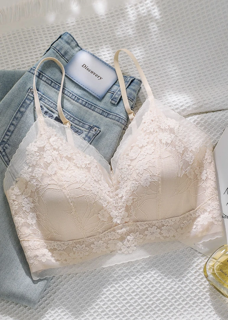 细肩带蕾丝裸感内衣