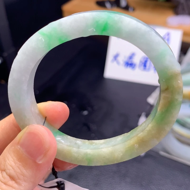 定制翡翠手镯未镶嵌手镯