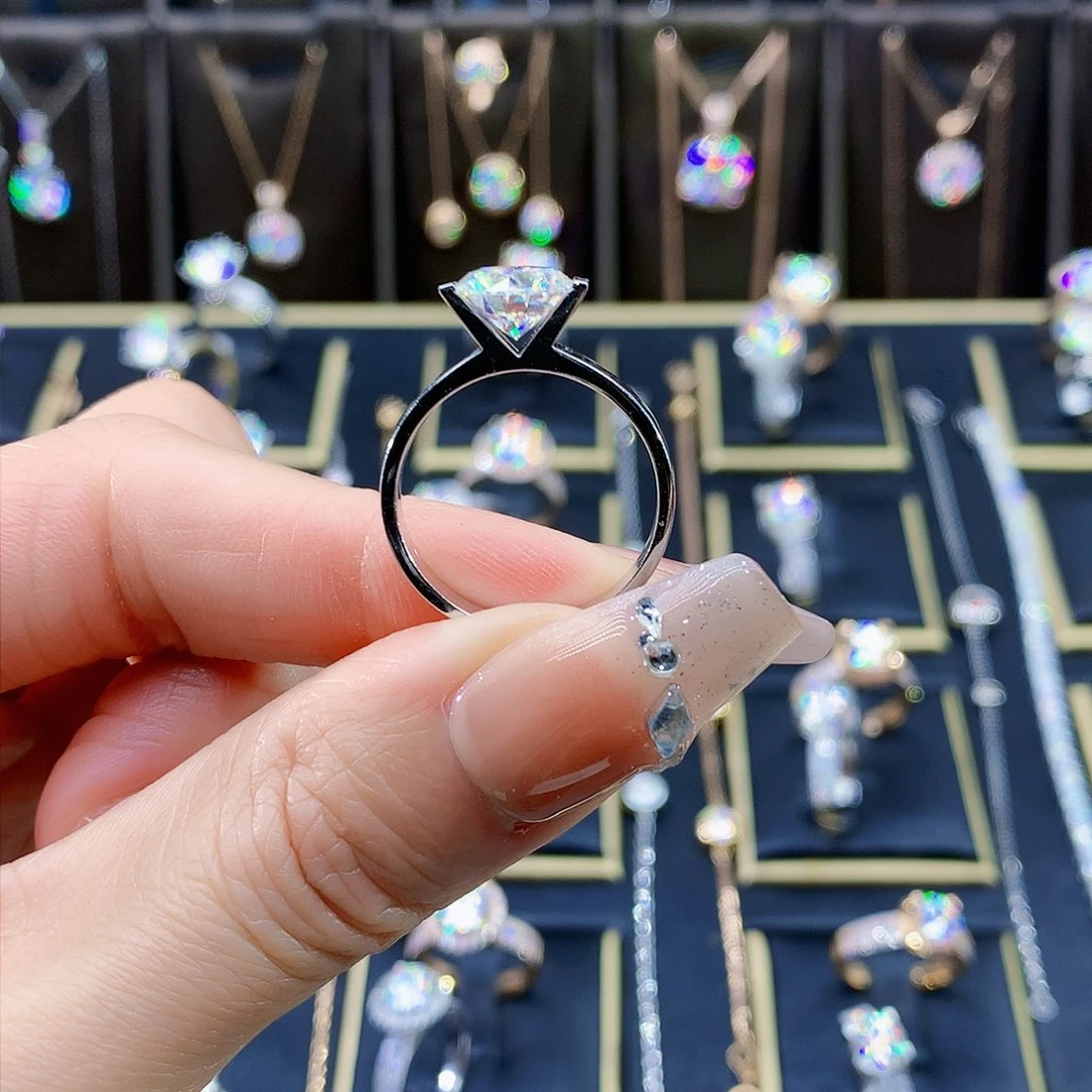 合成碳硅石（莫桑石）戒指/指环18K金镶嵌重**哥