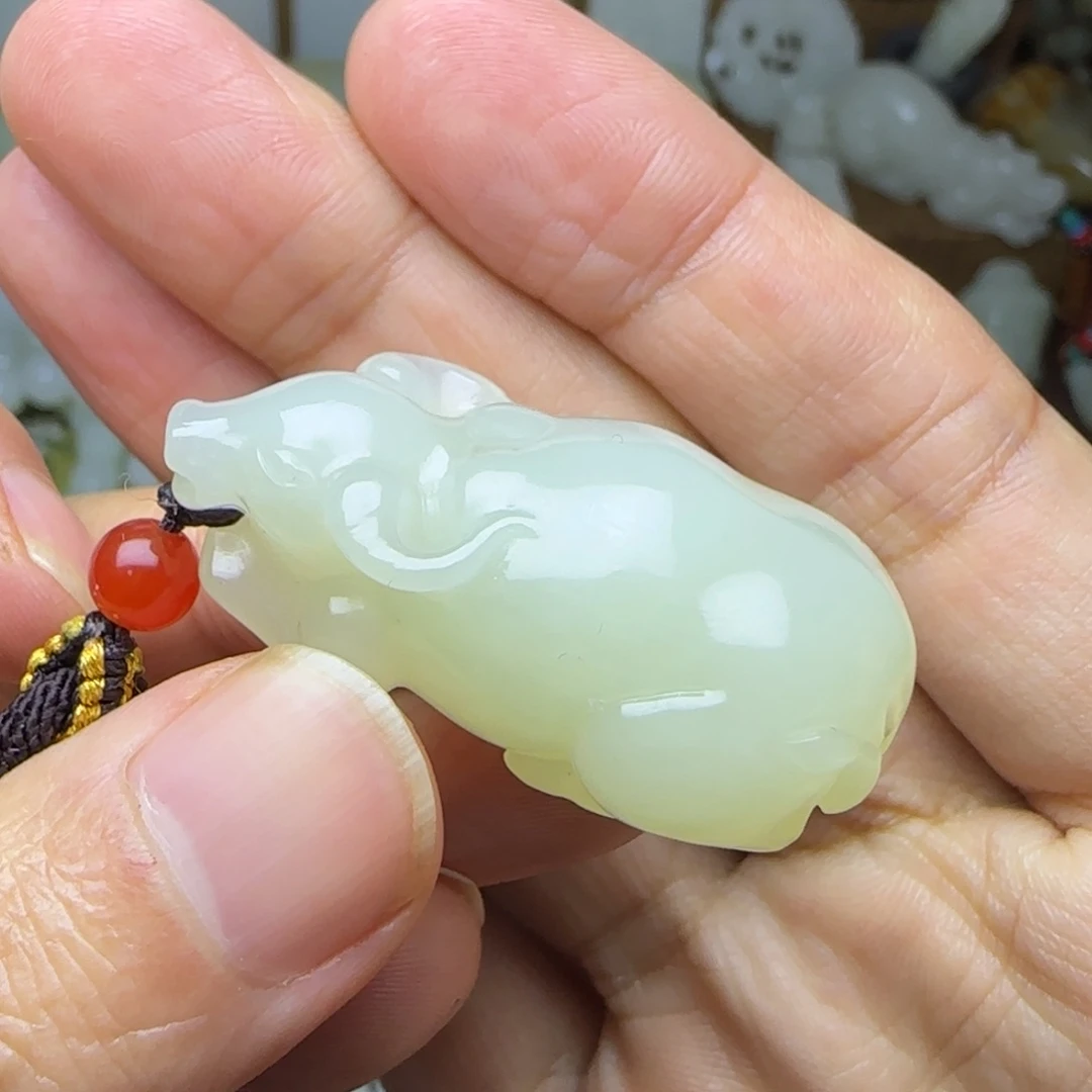 和田玉未镶嵌挂件牛